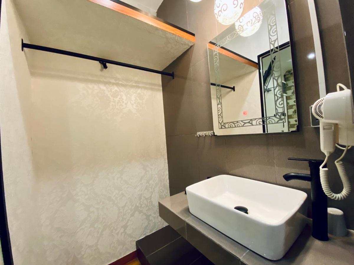 J Boutique Hotel 新张优惠 Muar Exterior foto