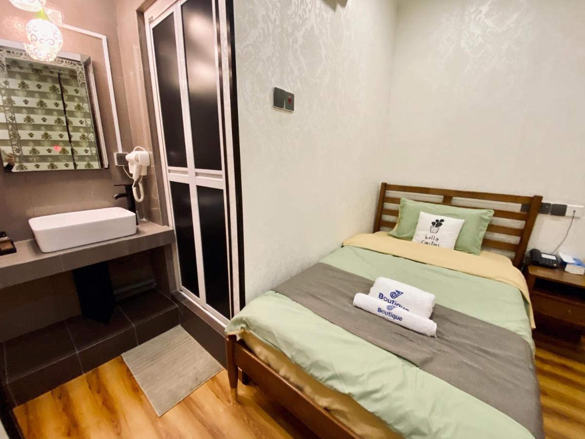 J Boutique Hotel 新张优惠 Muar Exterior foto